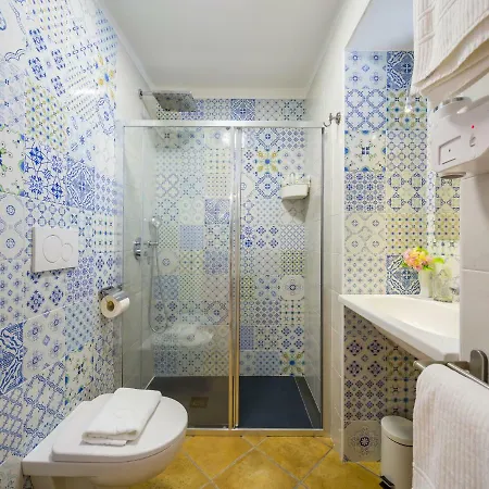 Fuoro 10 Apartamento *