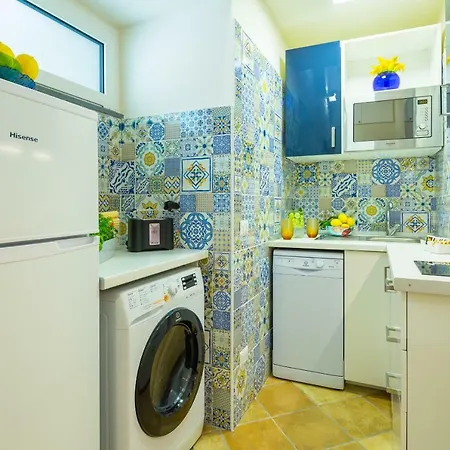 Fuoro 10 Апартаменти *